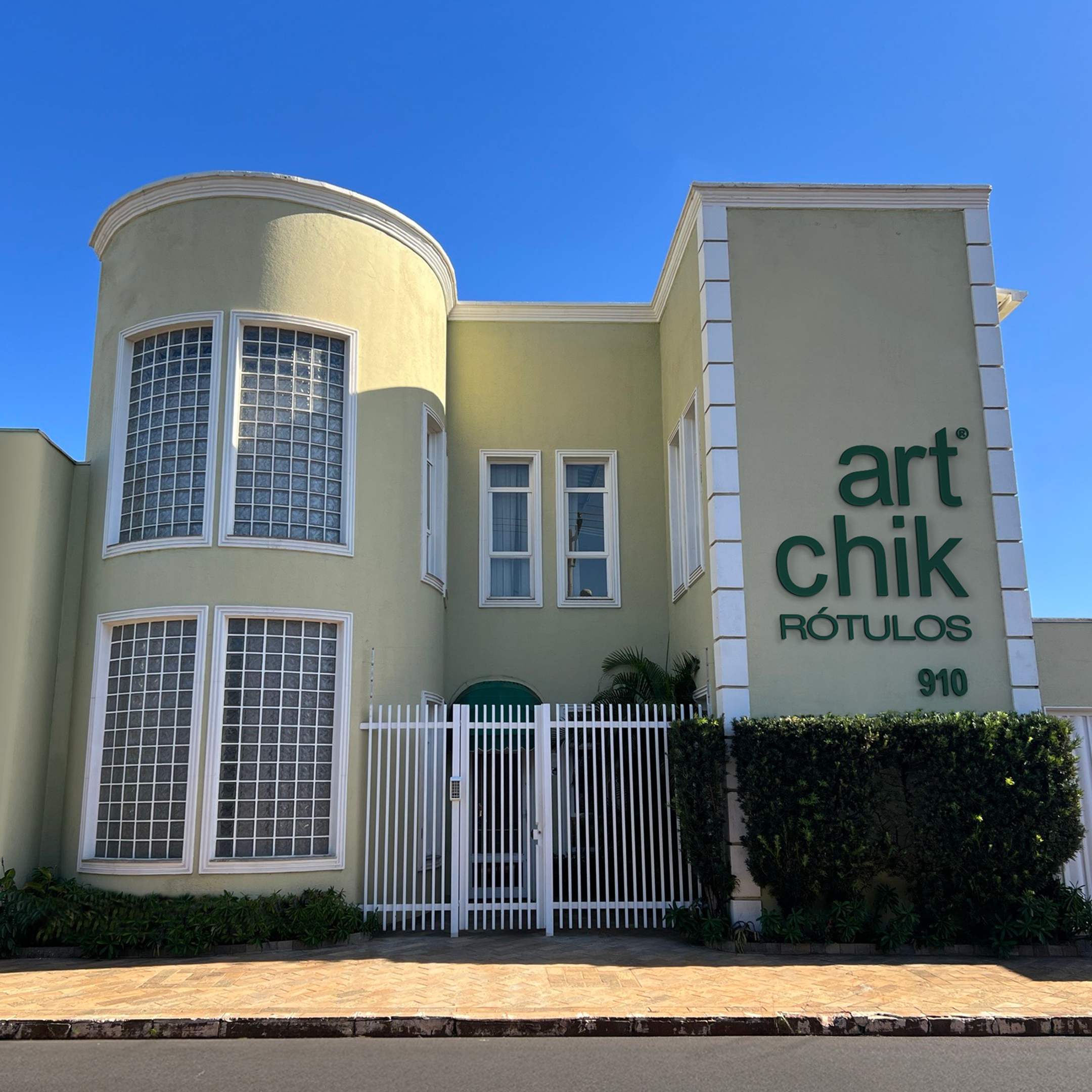 Fachada Art Chik — sede da empresa